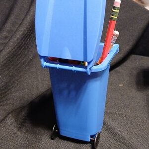 Blue Mini Trash Can Pencil Holder/desk Orgsnizer with Lid